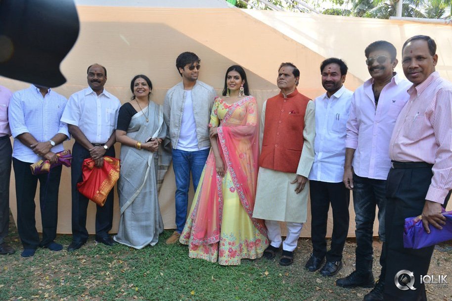 2-States-Movie-Opening